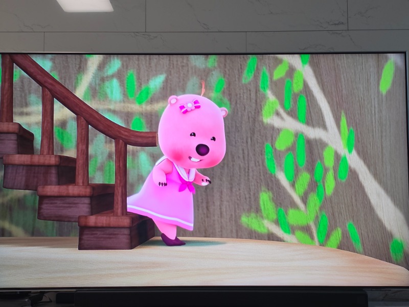 아침부터뽀로로틀어줘하는아이...