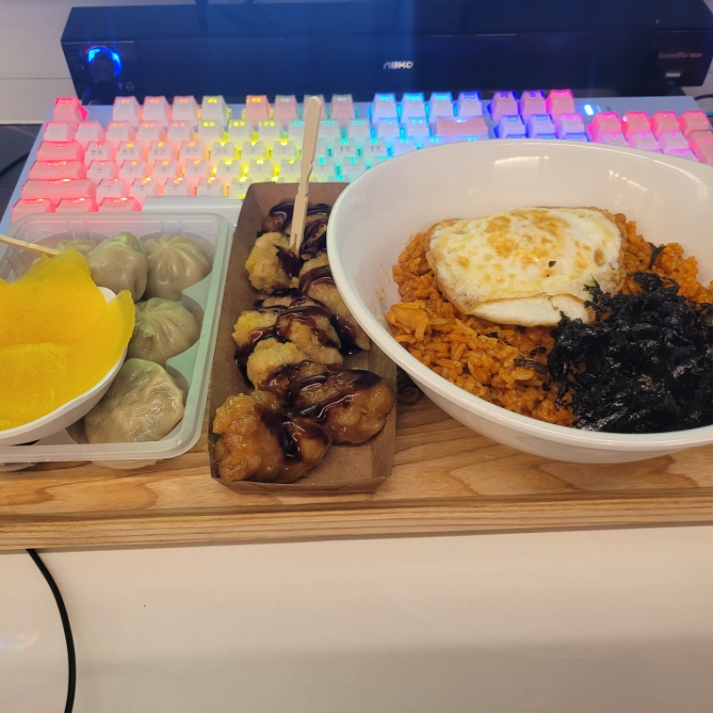 오늘점심은 진짜 입맛이없네요ㅠ대충먹습니다feat.토끼