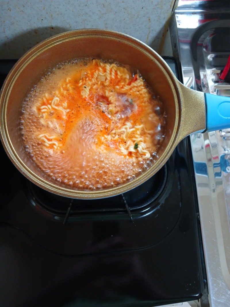 오늘점심은...  라면ㅎ
