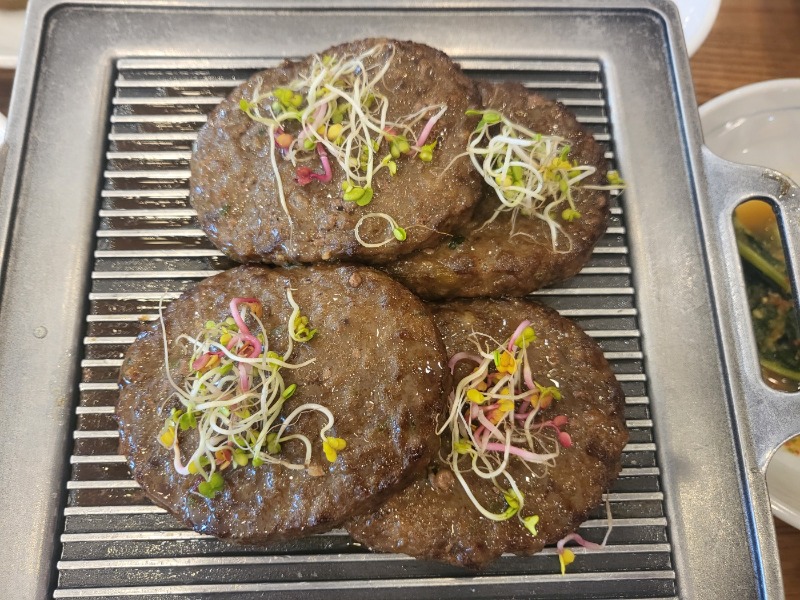 담양 떡갈비 맛집이라서 가봤는데 맛있네요