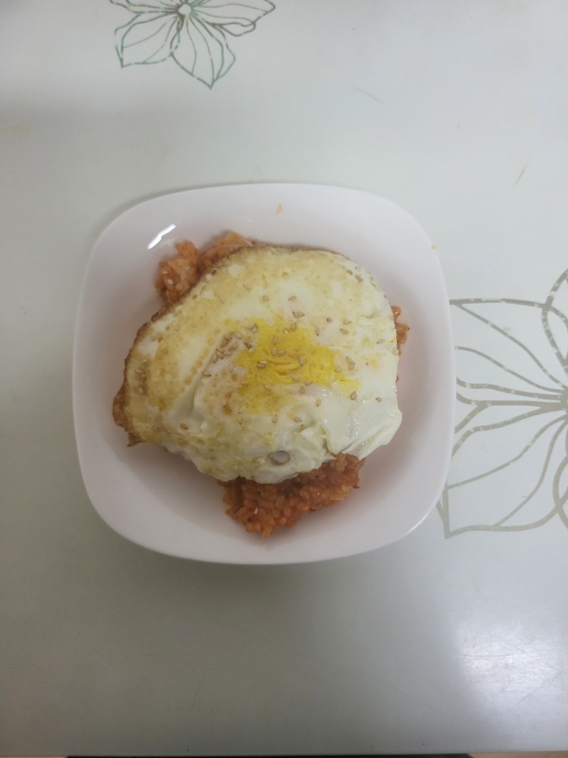 배고파서 후다닥만든 김치볶음밥