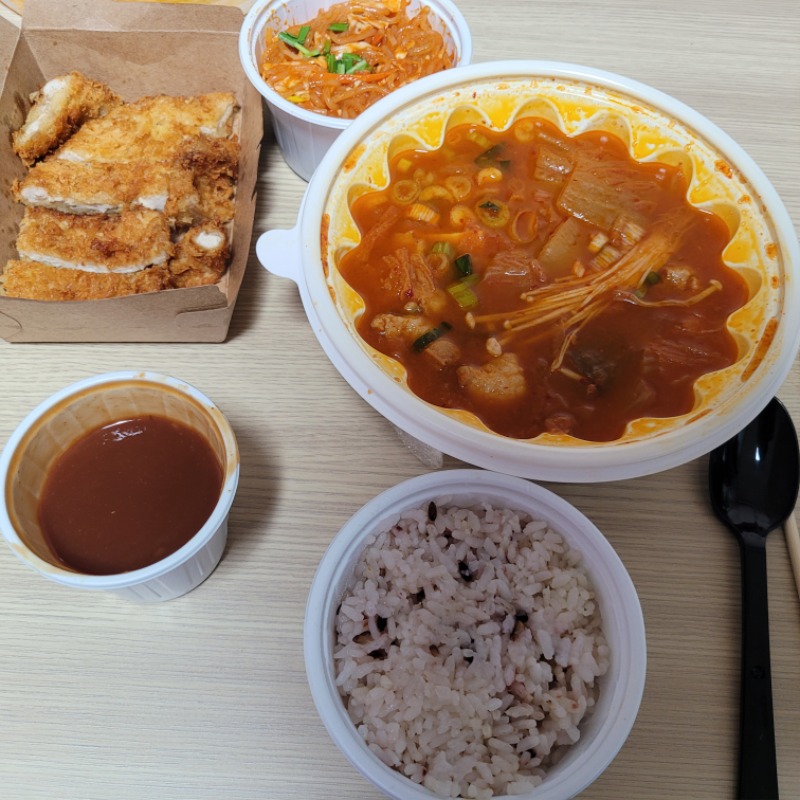 첫끼 간단히 배달로먹어요~