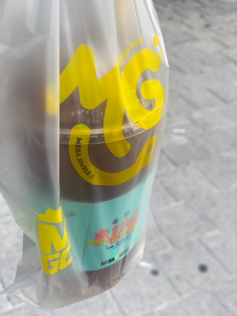 출근길 커피 포장