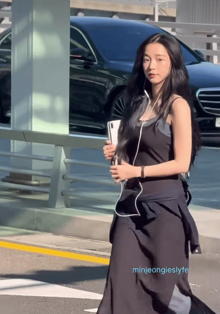 옅은 화장한: 카리나