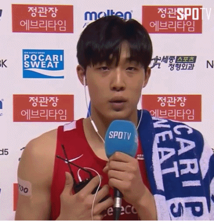 다른 남자 보느라 남편 전화:쌩