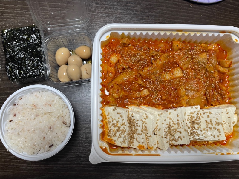 오늘저녁 삼겹김치찜ㅋ 쿤이가 보고싶네ㅋ