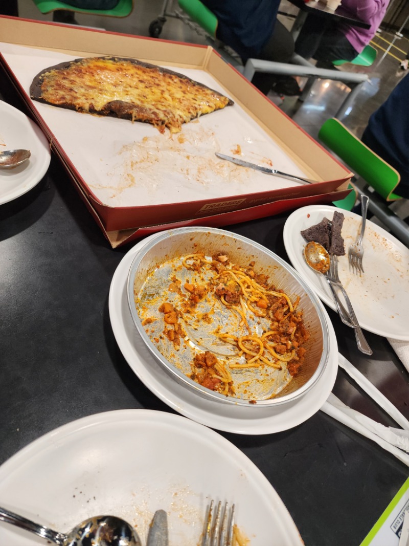 싼맛에 먹는 트레이더스 피자