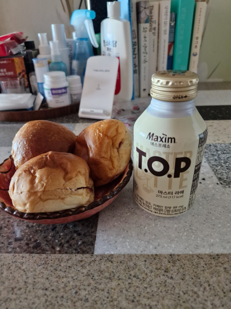 모닝커피 한잔 ^^