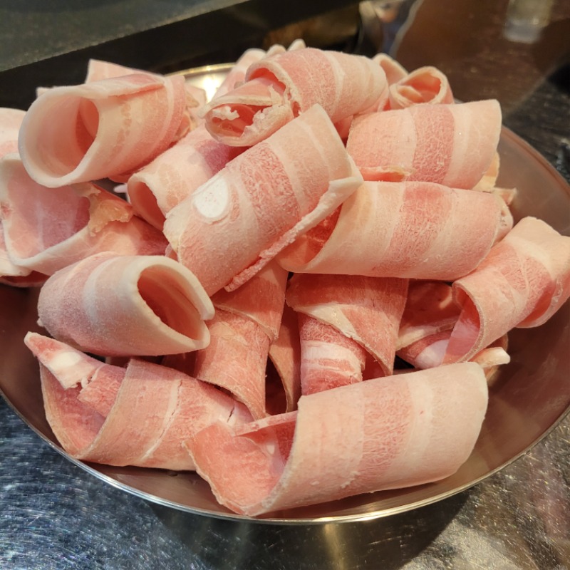 오늘 저녁은 외식으로~다같이 한입드시지예!!