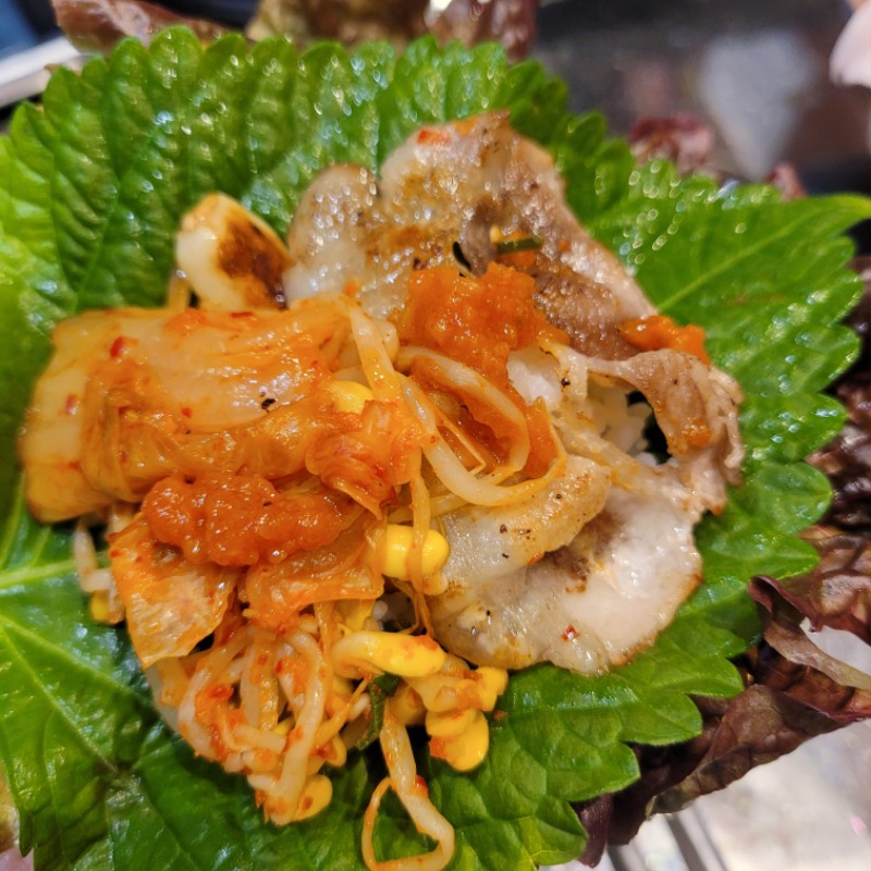 오늘 저녁은 외식으로~다같이 한입드시지예!!