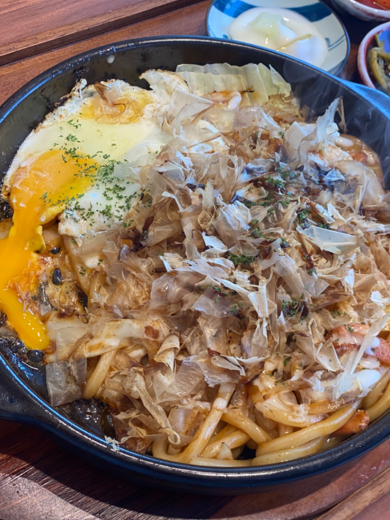 점심은 뚝배기볶음 우동