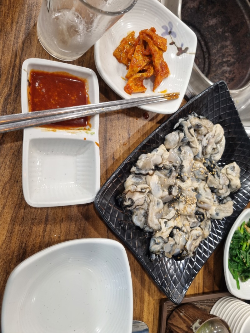 맛저하세요 오랫만에 고향친구와 굴에 한잔