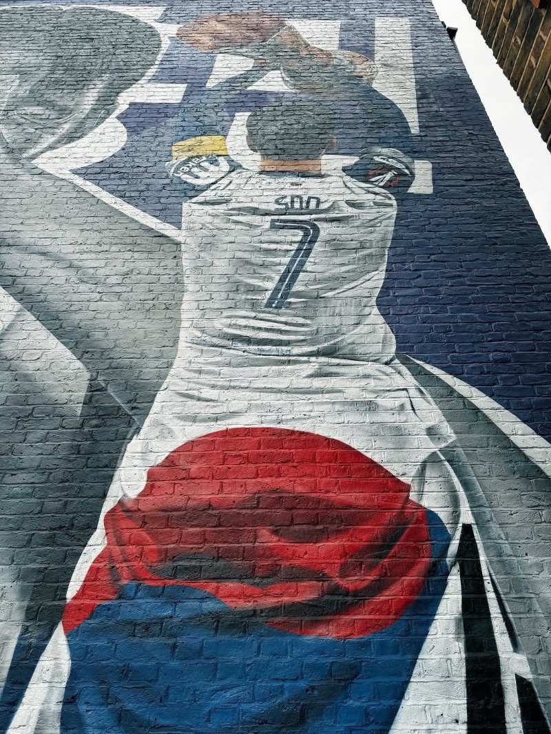 손흥민 벽화 완성