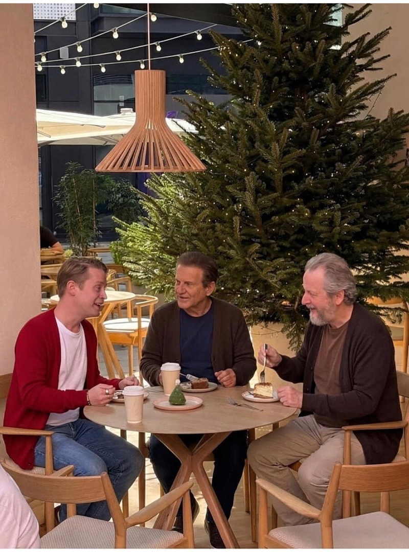 출소한 도둑 아저씨들과 만난 케빈