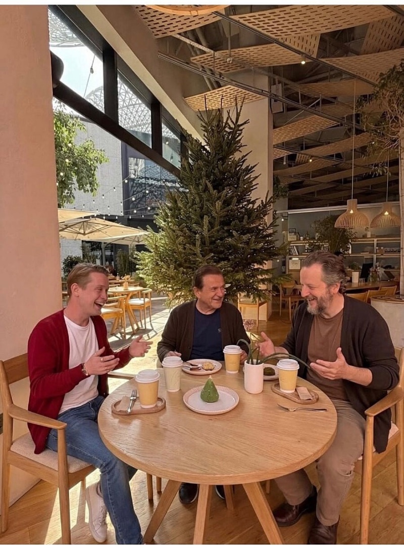 출소한 도둑 아저씨들과 만난 케빈