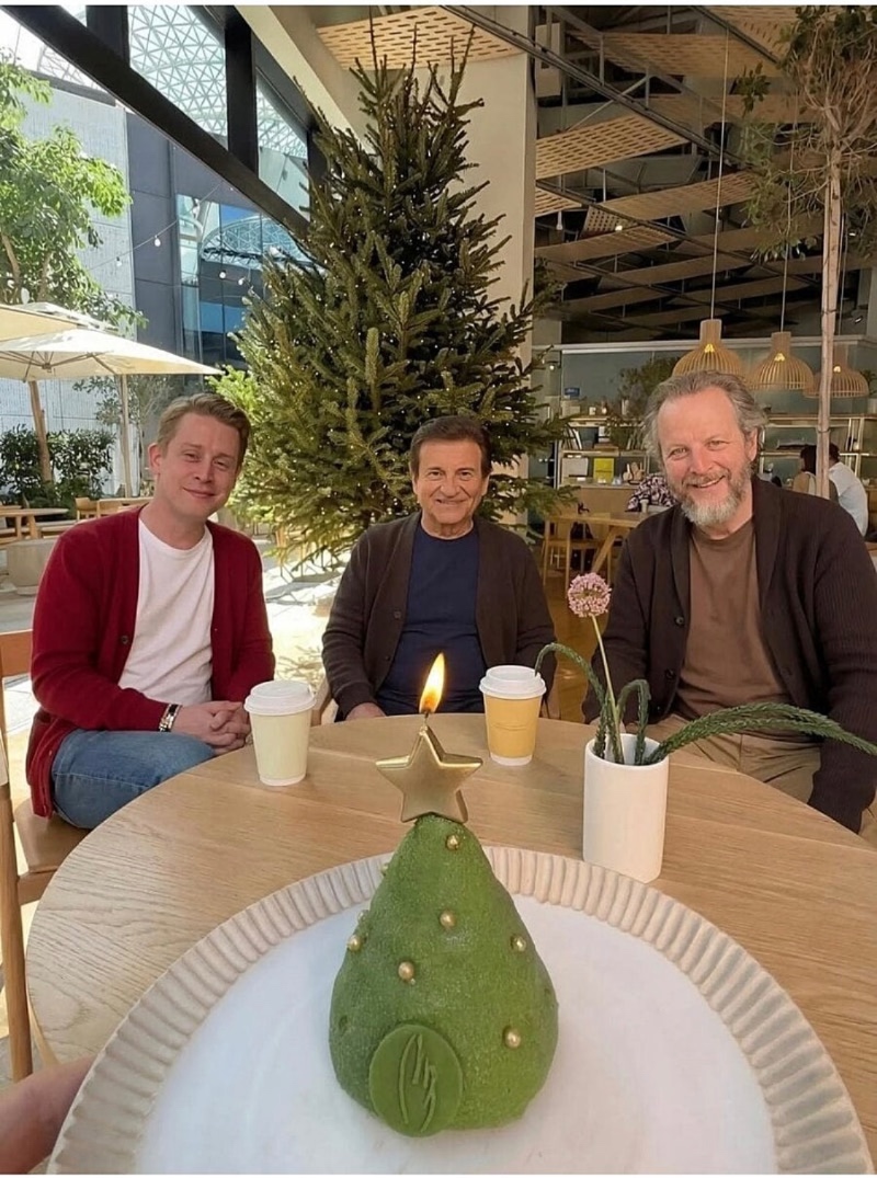 출소한 도둑 아저씨들과 만난 케빈