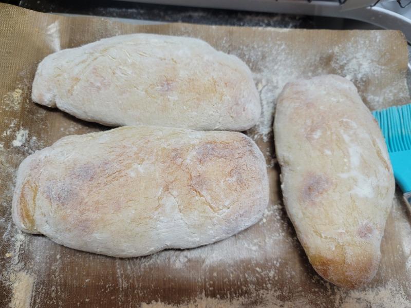 잰아~ 빵 파티다~~~