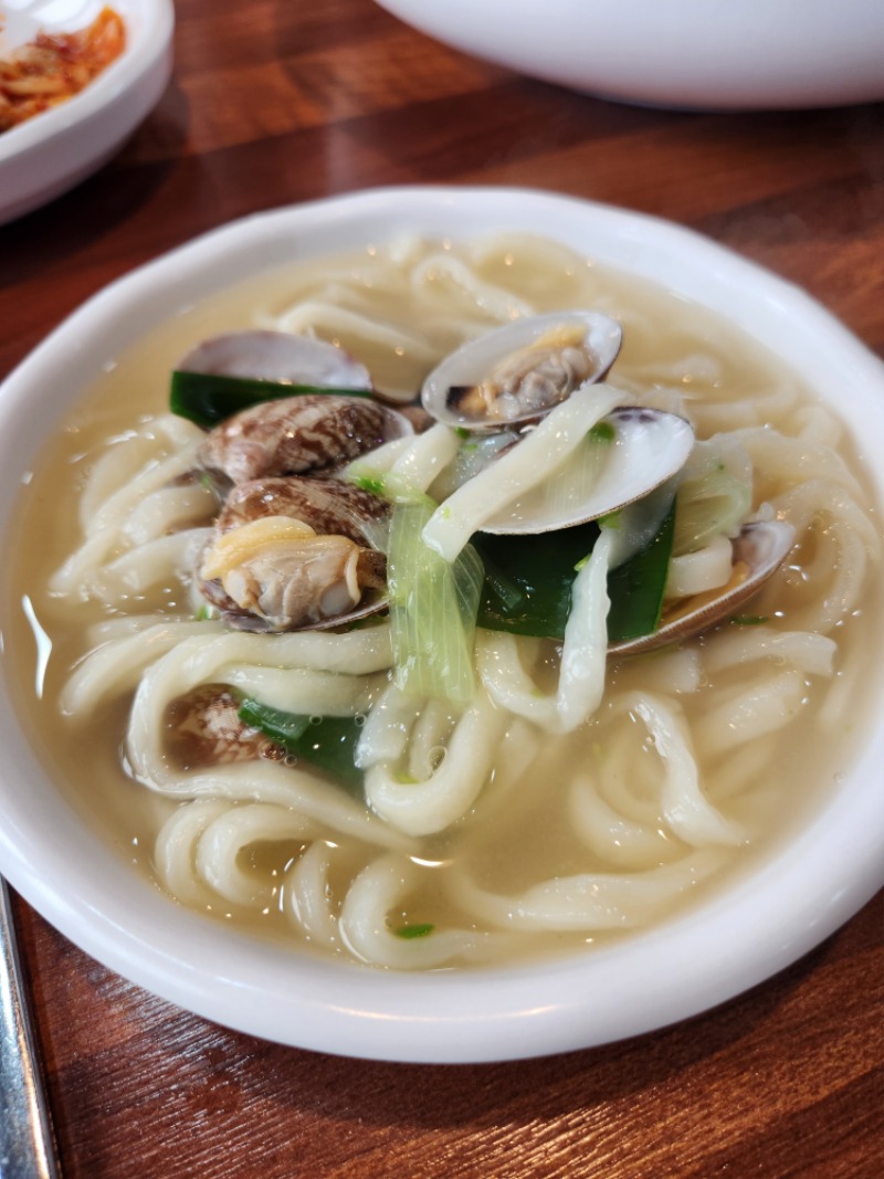 이른 점심챙깁니다~  다들식사챙기세요