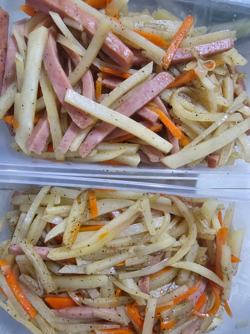 반찬 만들다 배고파서~