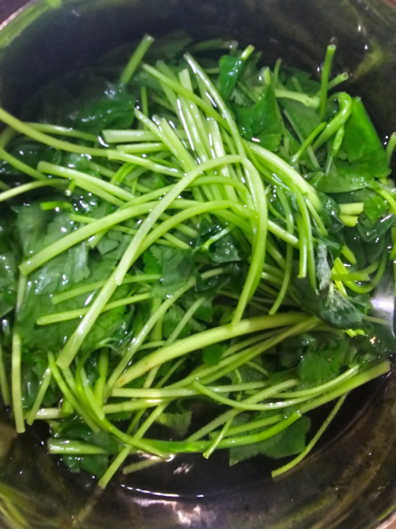 반찬 만들다 배고파서~