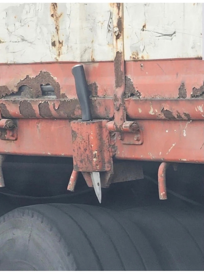 대형 화물차의 신형 판스프링