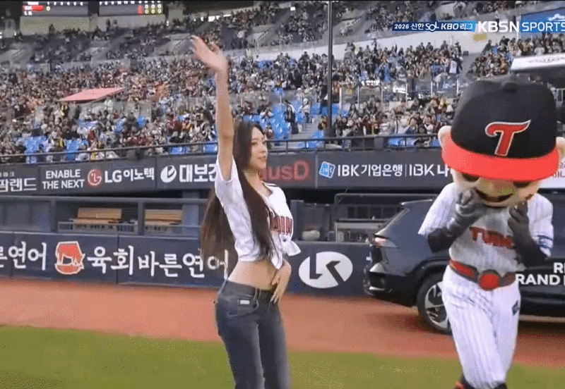 현 아이돌 허리 골반 라인 원탑