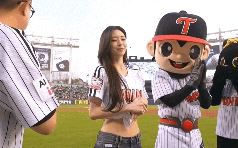 현 아이돌 허리 골반 라인 원탑