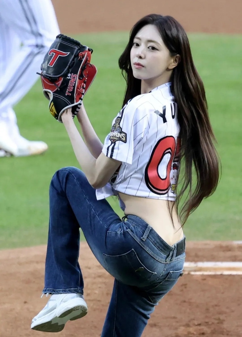 현 아이돌 허리 골반 라인 원탑