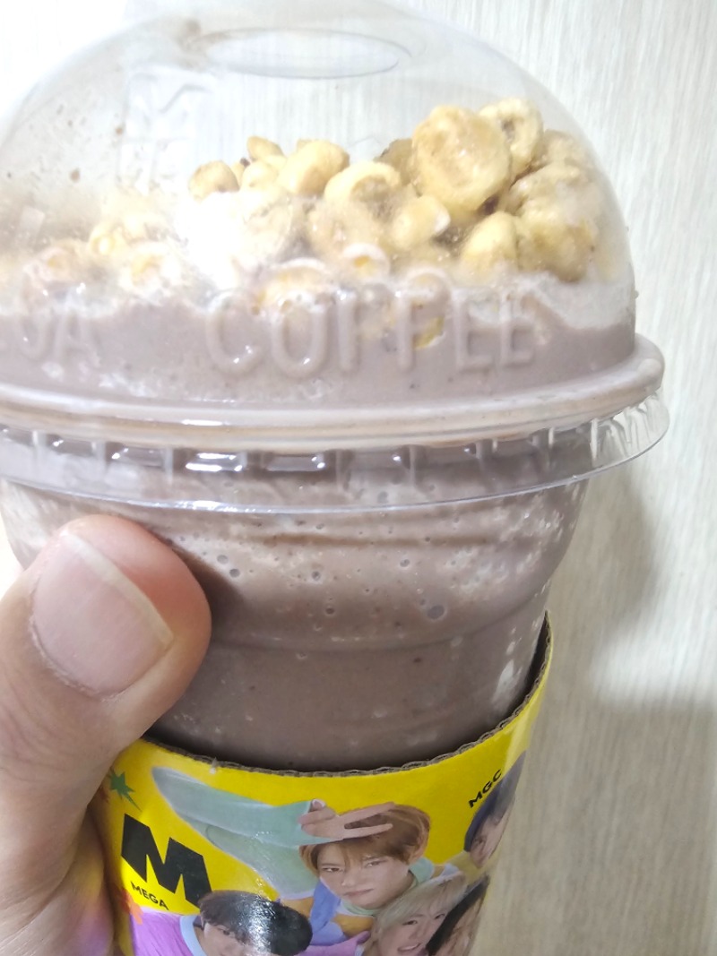 오늘은 슬메가로 쵸코퐁크러쉬♡  잘먹겠습니다 ^^