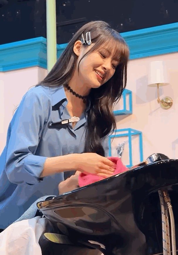 손님이 끊이질 않는 묭실