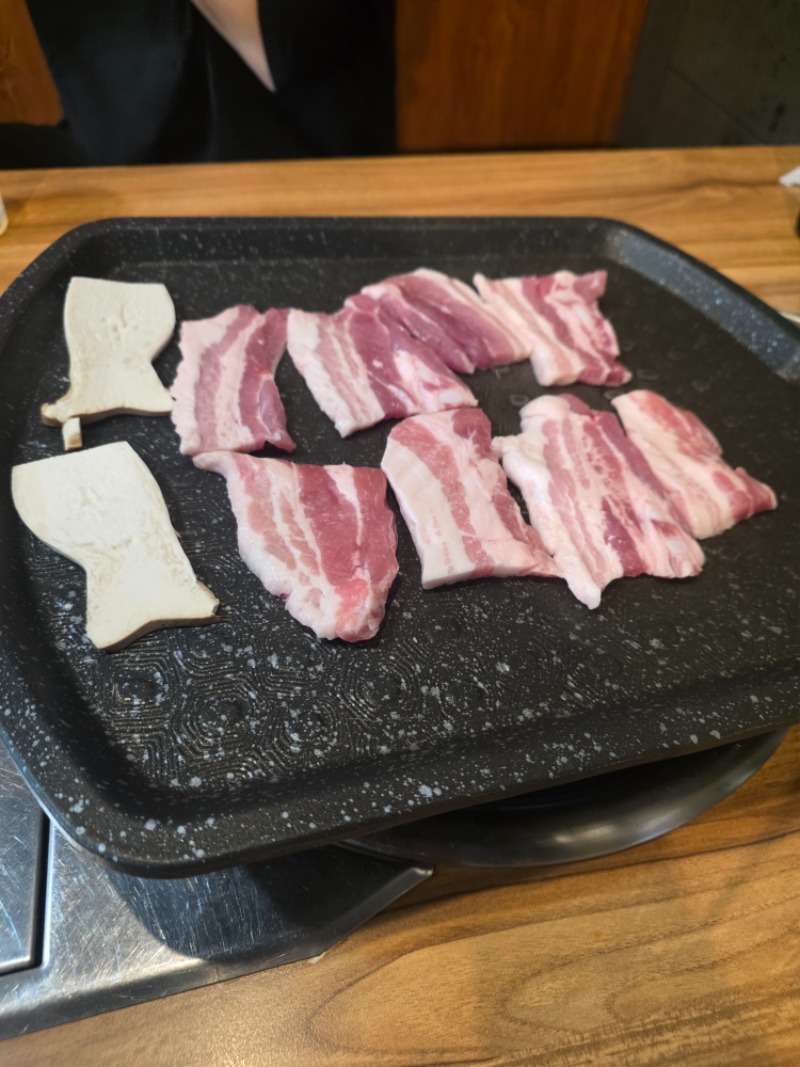 기분도 안좋고 내 영원한 술친구랑 낮술을 조진다