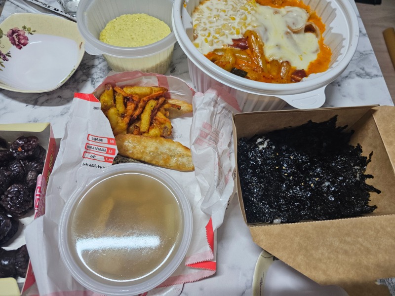 맛저하세용~~ 로제엽떡~